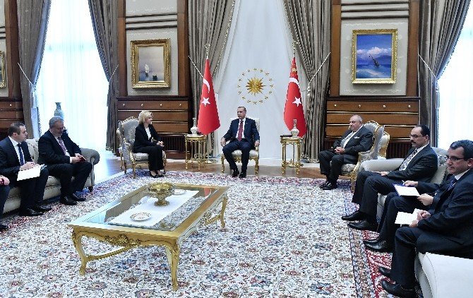 Cumhurbaşkanı Erdoğan, Gökoğuz Yeri Başkanı Vlah’ı Kabul Etti