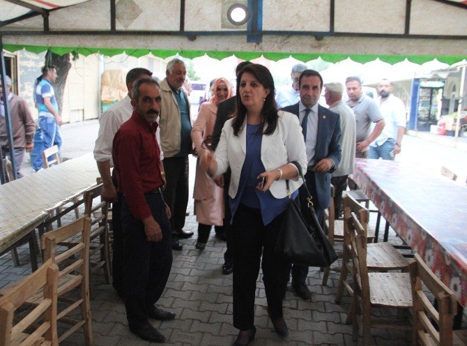 Hdp’li Pervin Buldan Iğdır’da