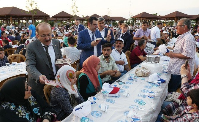 Ümmetin Renkleri Bir Arada Oruç Açtı