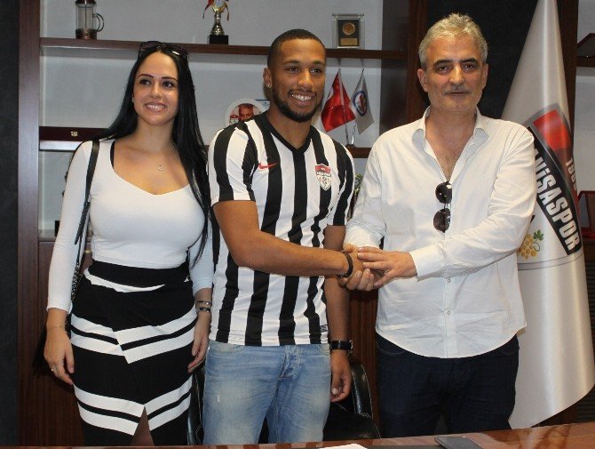 Harry Novillo Manisaspor’da