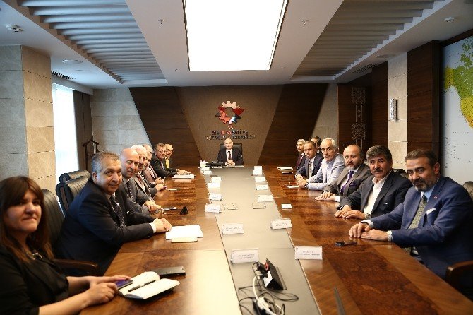 Ato Yönetimi Sanayi Bakanı Özlü’yü Ziyaret Etti