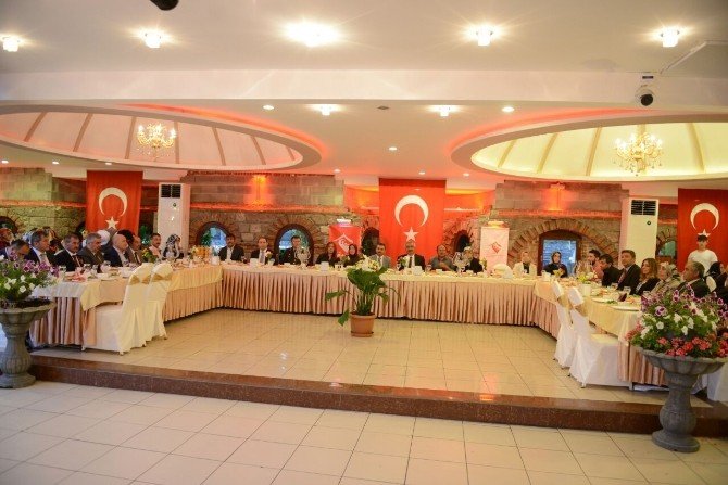 Çorumlu Şehit Aileleri Ve Gaziler İftarda Buluştu