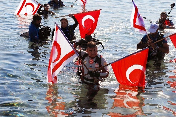 Akvaryum Adam Cem Karabay 4. Dünya Rekoru Peşinde