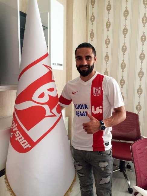 Balıkesirspor 3 Futbolcuyu Renklerine Bağladı