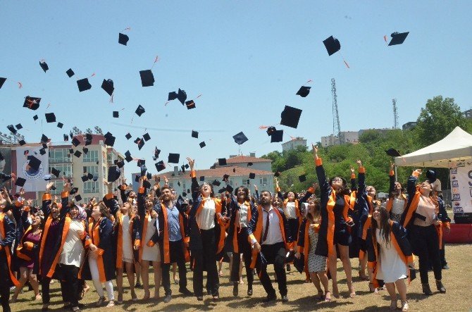 Sinop Üniversitesi’nde Mezuniyet Coşkusu
