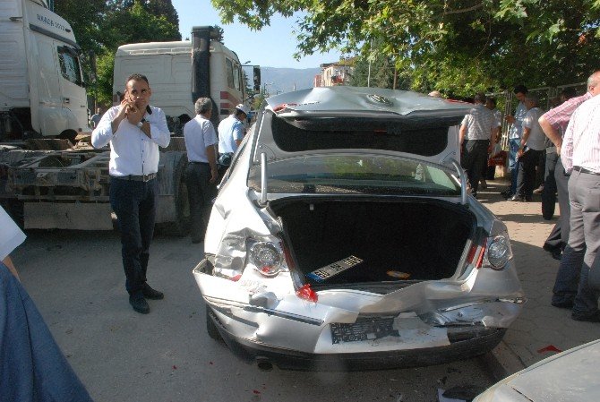 Tokat’ta Tır Kazası Ucuz Atlatıldı