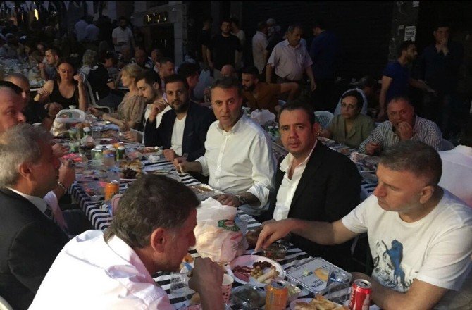 Beşiktaş, Semtte İftar Yemeği Düzenledi