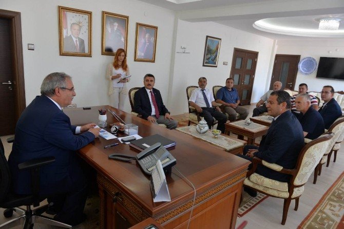 Vali Ahmet Hamdi Nayir: Alış-veriş Özgürlüğümüzü Küçük Esnaftan Yana Kullanmalıyız