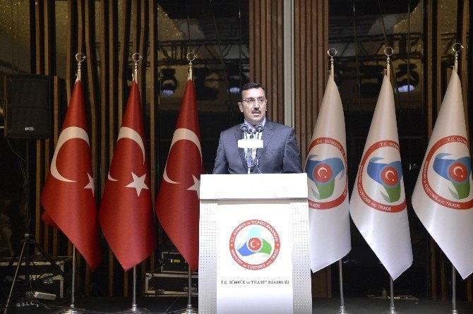 Bakan Tüfenkci, Bakanlık Personeliyle İftar Yemeğinde Bir Araya Geldi