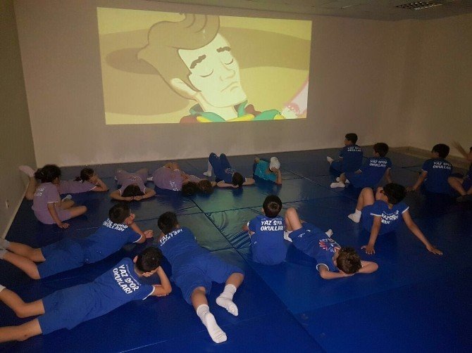 Çocuklar Tatillerini İbb Yaz Spor Okulları’nda Değerlendiriyor