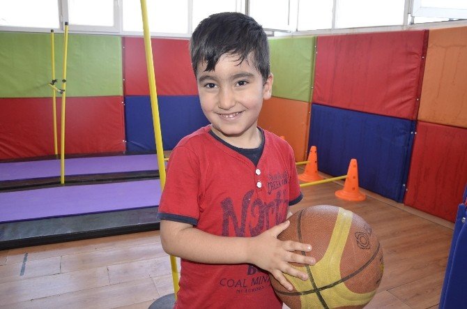 Küçük Eyüp ’Kırmızı Balık’ Şarkısı İle Sağlığına Kavuştu