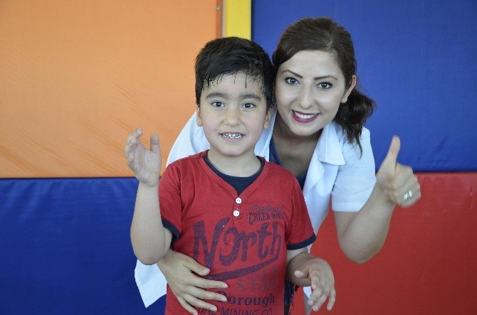 Küçük Eyüp ’Kırmızı Balık’ Şarkısı İle Sağlığına Kavuştu