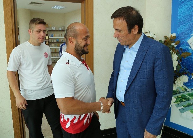 Canikli Sporcular Gururlandırıyor