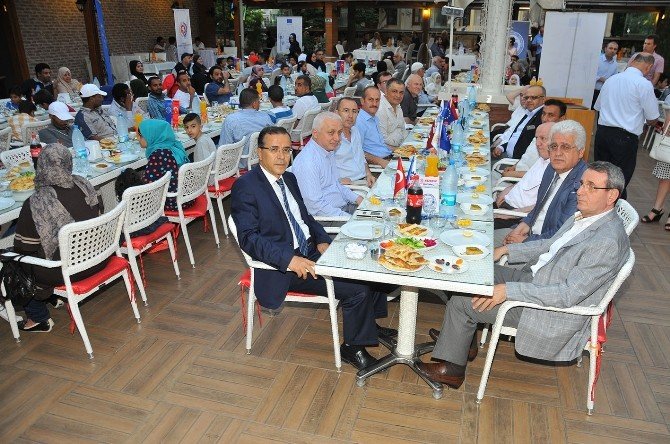 Mülteciler İftarda Buluştu