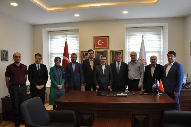 İran İslam Cumhuriyeti Trabzon Başkonsolosu Kondari’den Ak Parti İl Başkanı Revi’ye Ziyaret