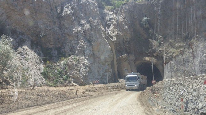 Artvin’in Yusufeli İlçesi’nde Şiddetli Yağış Heyelanlara Neden Oldu