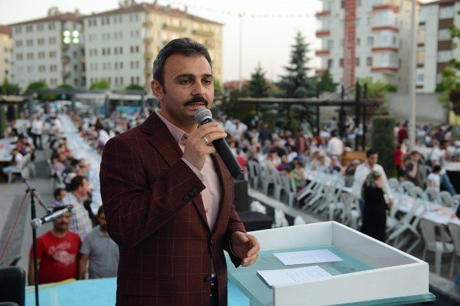 Gülabibey’de 6 Bin Kişiyle İftar Coşkusu