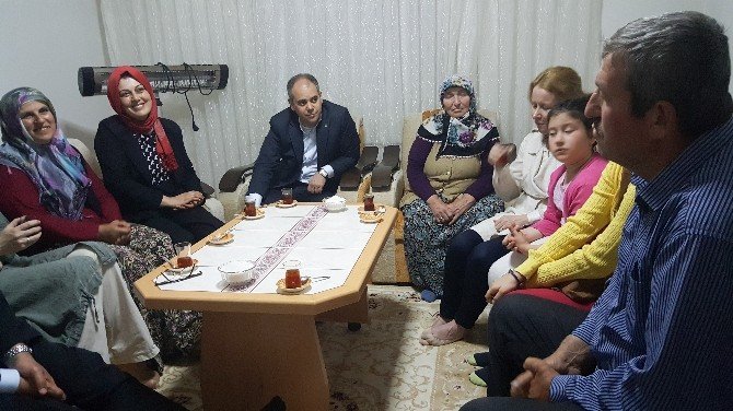 Bakan Çağatay Kılıç Samsun’da İhtiyaç Sahibi Aileleri Ziyaret Etti