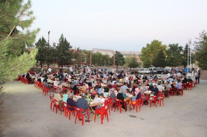 Hisarcık’ta 2 Mahalle Bir İftarda Buluştu