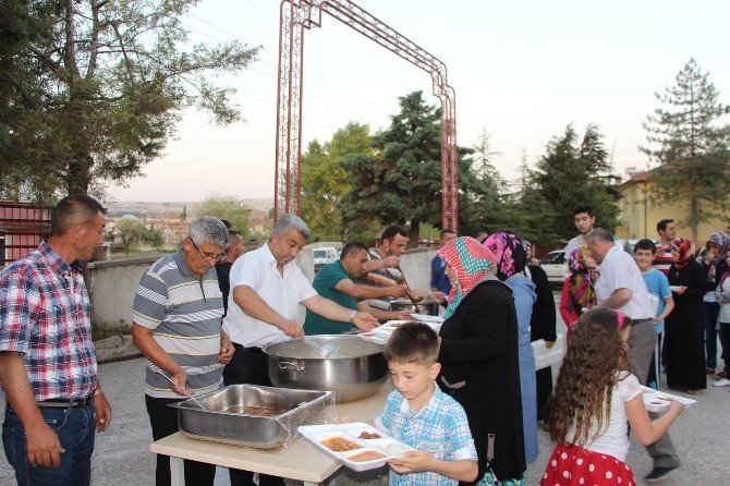 Hisarcık’ta 2 Mahalle Bir İftarda Buluştu