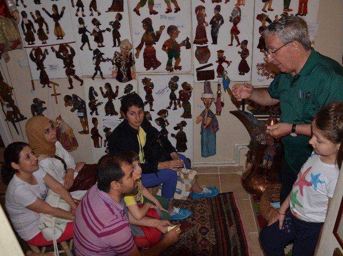 Karagöz Oyunu Discovery Kanalda Belgesel Oluyor