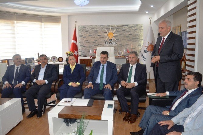 3 Bakan Ak Parti Malatya İl Başkanlığı’nı Ziyaret Etti