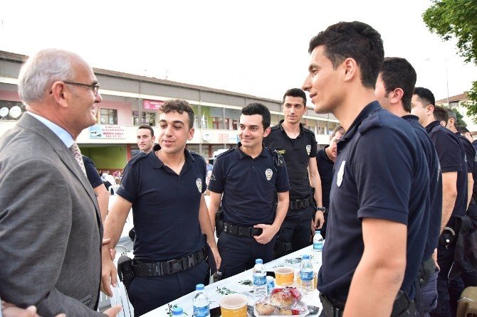 Başkan Yılmaz’dan Tüm Asker Ve Polislere Selam