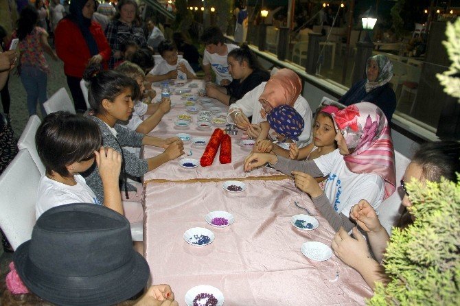 Lösemili Çocuklar İçin Bir Saatte 600 Tl Topladılar