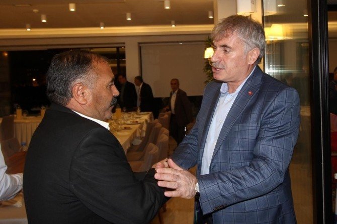 Başkan Memiş Muhtarlarla İftarda Bir Araya Geldi
