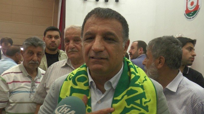 Fahri Başkan Mehmet Ekinci, Şanlıurfaspor’un Borcunun 45 Milyon Lirayı Bulacağını Açıkladı