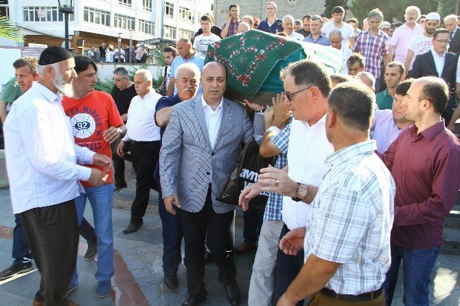 Güven Özyurt’un Annesi Toprağa Verildi