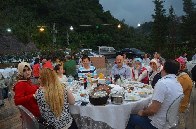 Özel İmperial Hastanesi Çalışanları İftar Yemeğinde Buluştu