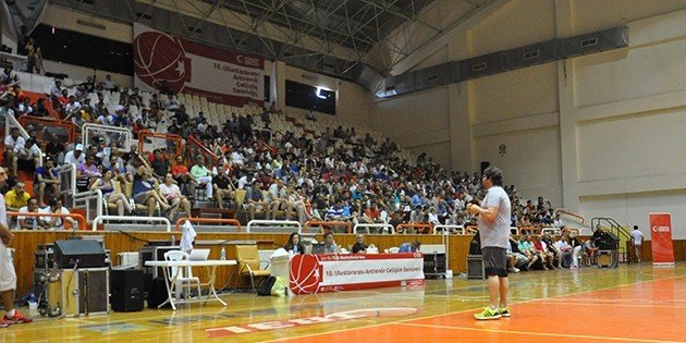 Uluslararası Antrenör Gelişim Semineri Kuşadası’nda Devam Ediyor