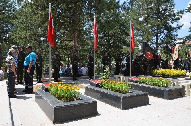 Şehit Astsubay Mustafa Ayna Son Yolculuğuna Uğurlandı