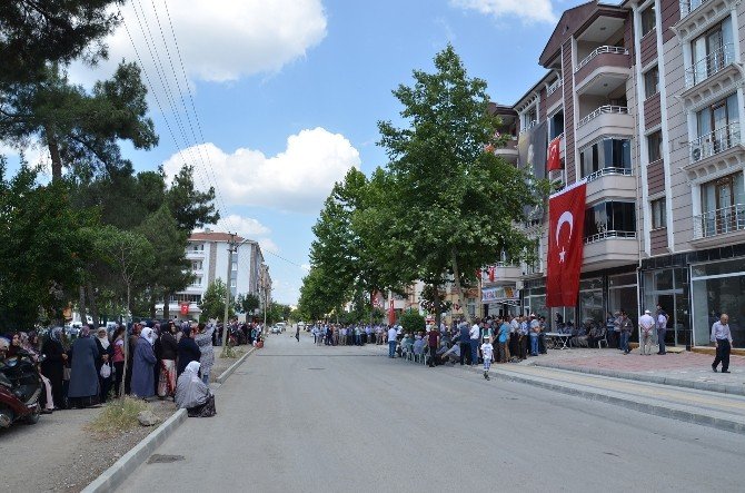Şehit Astsubay’ın Baba Evinde Helallik Alındı