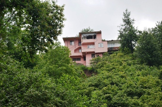 Fatsa’daki Heyelanda Tahliye Edilen Ev Sayısı 6’ya Çıktı