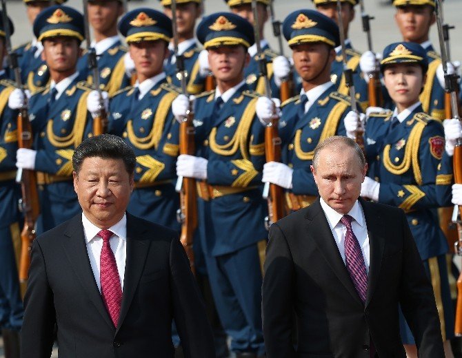 Putin, Çin Devlet Başkanı Jinping’le Görüştü