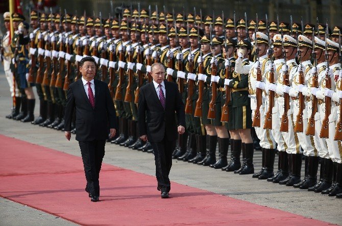 Putin, Çin Devlet Başkanı Jinping’le Görüştü
