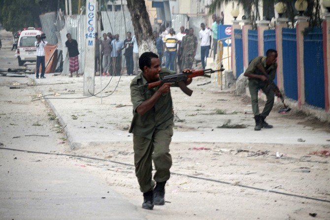 Somali’de Otele Saldırı: 15 Ölü, 25 Yaralı