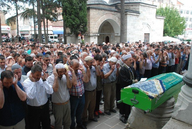 Yasemin Öğretmen Kansere Yenik Düştü