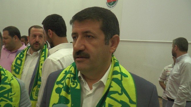 Fahri Başkan Mehmet Ekinci, Şanlıurfaspor’un Borcunun 45 Milyon Lirayı Bulacağını Açıkladı