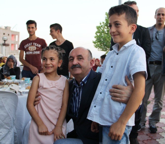 Müezzinoğlu: “Aramıza Fitne Fesat Sokmak İsteyenler, Birilerini De Maşa Olarak Kullanıyorlar”