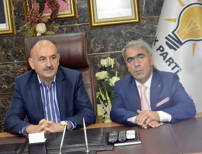 Ak Parti Genel Başkan Yardımcısı Müezzinoğlu: "Onlar Öldürmek İçin Biz Yaşatmak İçin Uğraşıyoruz"