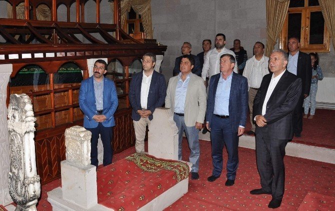 Başkan Revi Ve Beraberindekilerden Kars’a Anlamlı Ziyaret