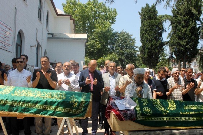 Çalışma Ve Sosyal Güvenlik Bakanı Soylu, Yalova’da Cenaze Namazına Katıldı