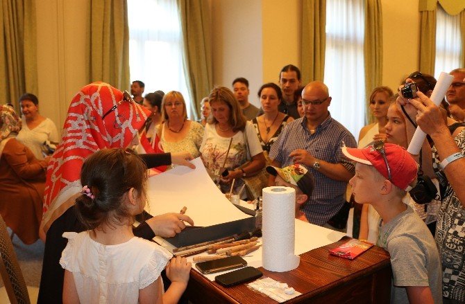 Macaristan’da Müzeler Gecesi’nde Yunus Emre Enstitüsü’ne Büyük İlgi