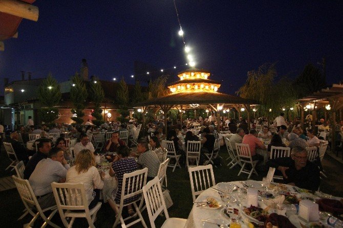 Menderes’te Gazi Ve Şehit Aileleriyle Fitar