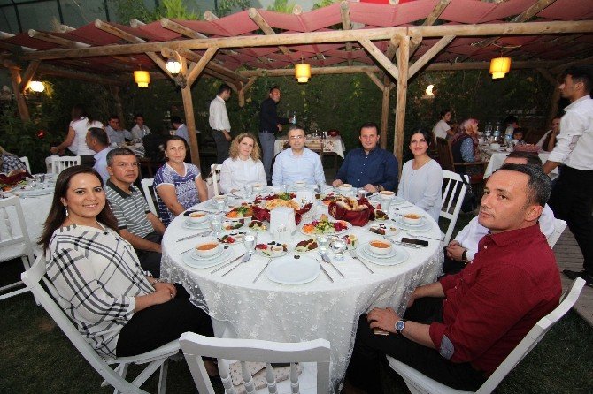 Menderes’te Gazi Ve Şehit Aileleriyle Fitar