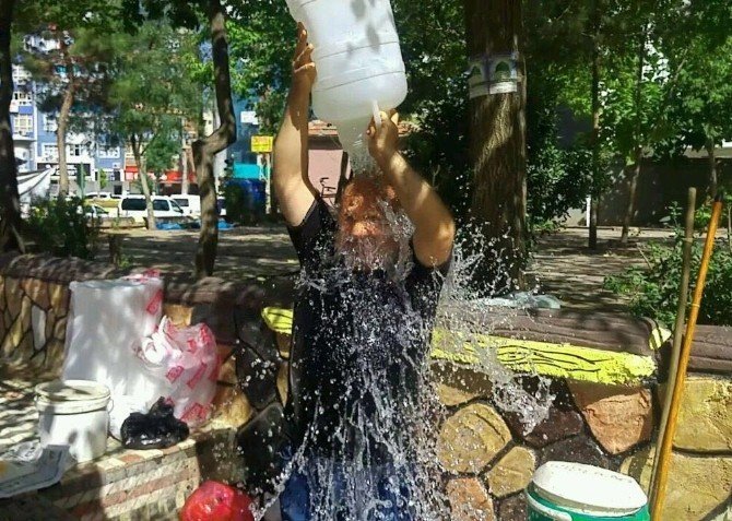 Kardiyoloji Uzmanı, Şeker Ve Kalp Hastalarını Sıcağa Karşı Uyardı