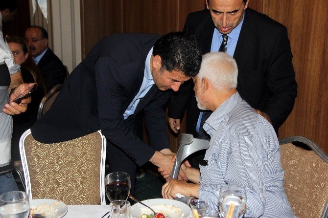 Mhp’li Sinan Oğan Prompter Kullanan Siyasileri Eleştirdi
